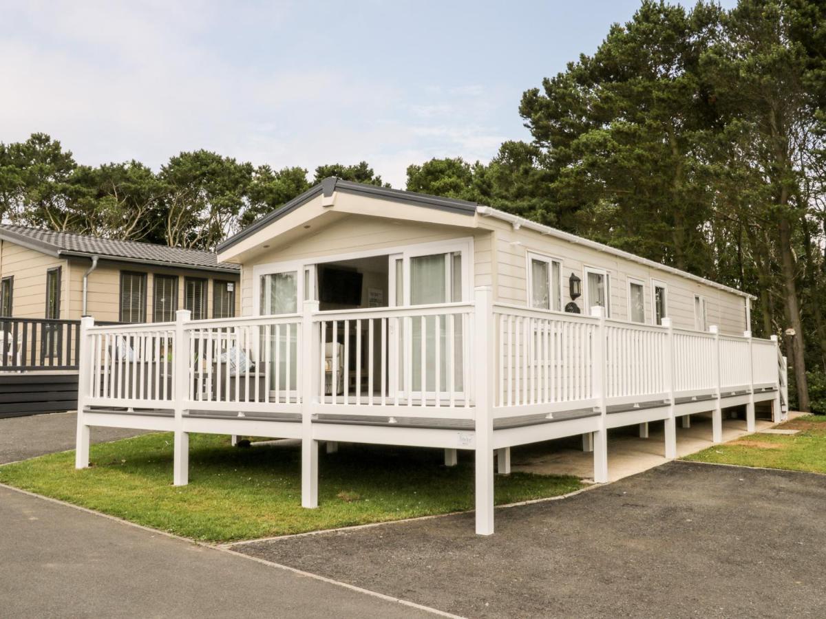 The Rodley Pines Villa Scarborough Eksteriør billede